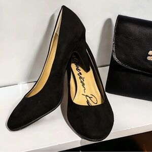 American Rag BLACK Women's Faux Suede Round Toe Classic Pumps Heels Size 8